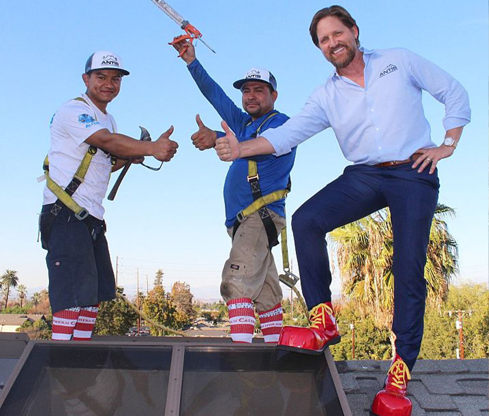 roofing construction workers